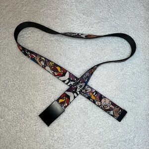 Looney Tunes belt .. minor scratches on buckle . Measurements in photos